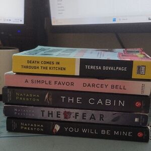 Murder Mystery / Thriller 5 Book Bundle